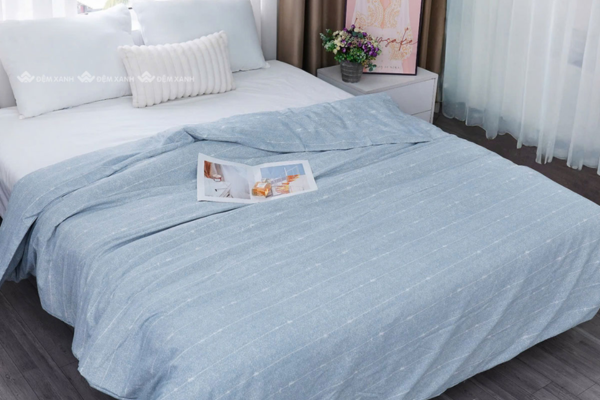 Loại chăn đắp nào dễ bị xù lông nhất?