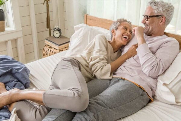 Người già phù hợp với đệm thiên cứng 
