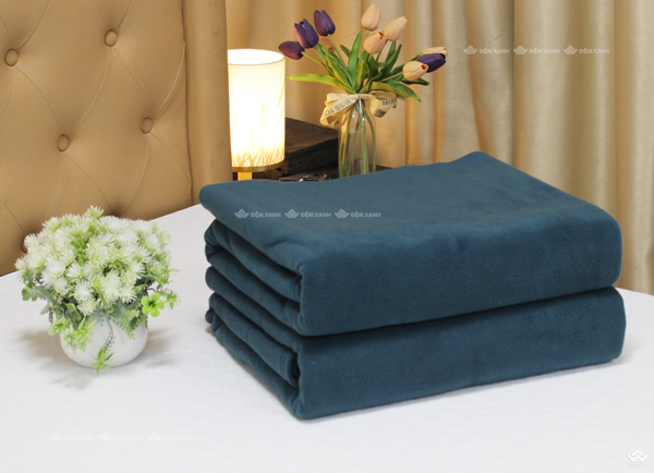 Chăn cho trường học cần mỏng nhẹ tiện lợi vệ sinh, bảo quản
